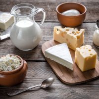 Various types of dairy products that contain calcium